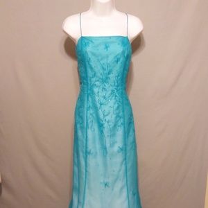 CLOSET CLOSING BLUE MERMAID FLOOR LENGTH GOWN